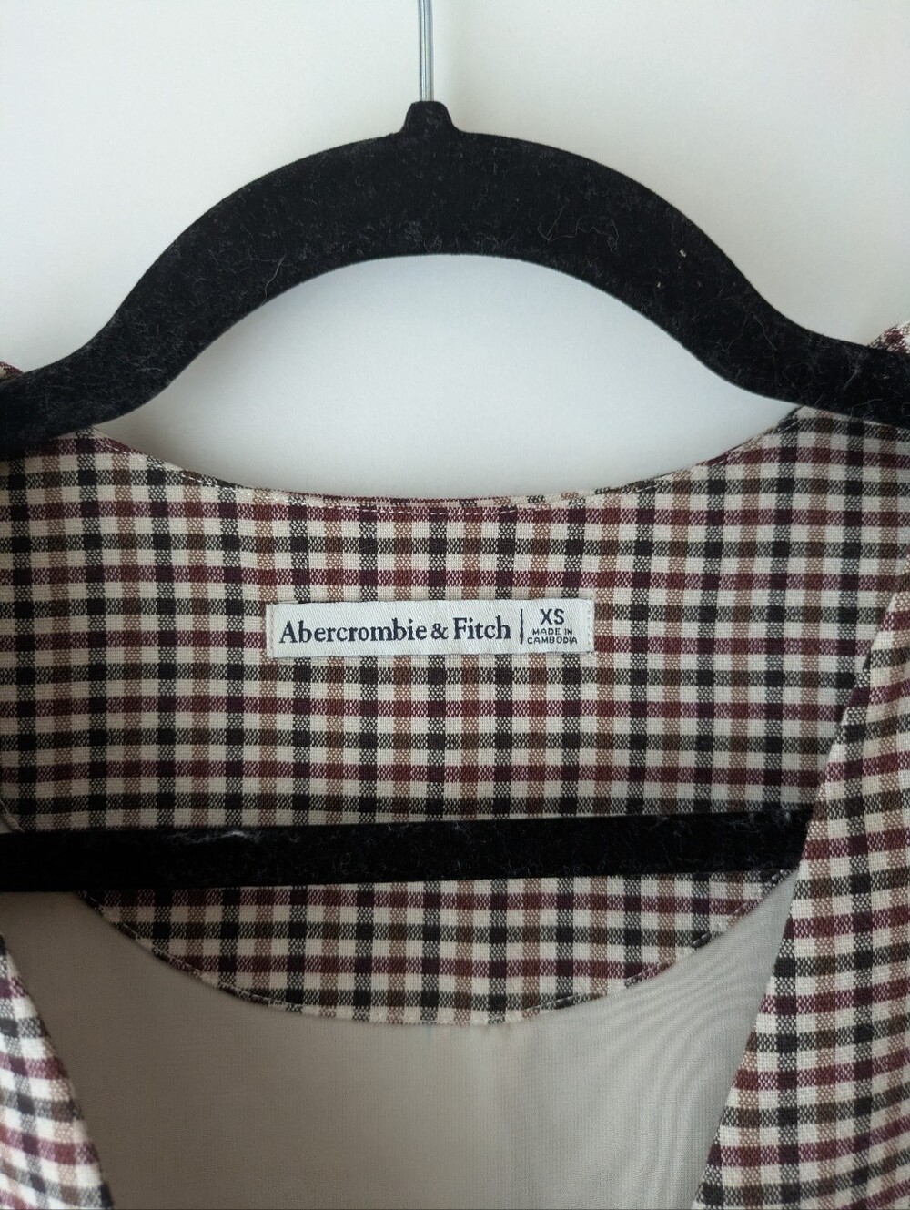 Abercrombie & Fitch Brown and Cream Plaid Sleeveless Button Vest - Picture 2 of 3
